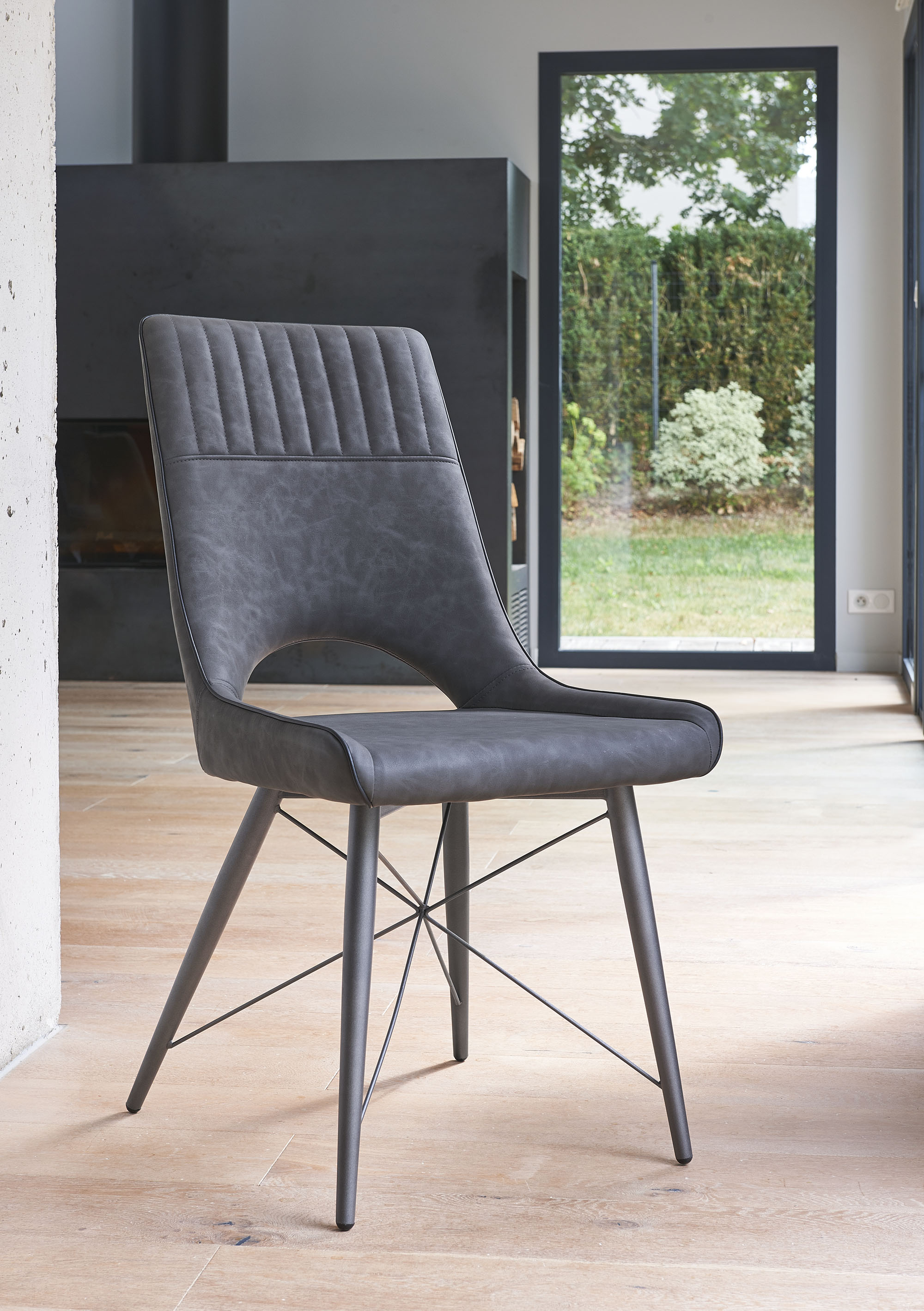 Tout le confort d'une chaise design - Girardeau
